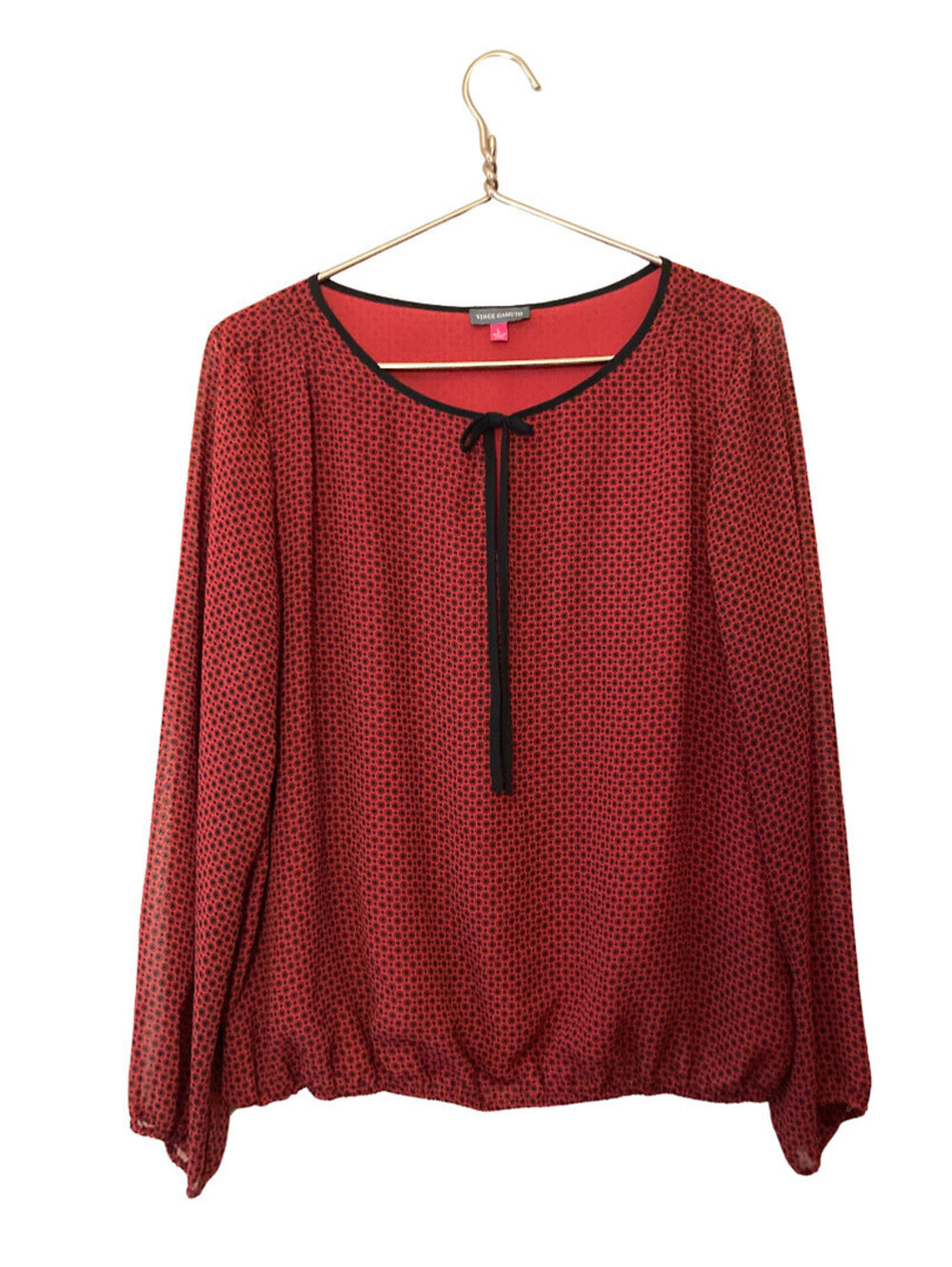 Vince Camuto Red/Black Dot Patterned Round Necked Top - size L
